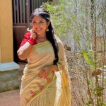 Kalyani Anil Instagram - Onam’23 🌼♥️ Onam series -3🌼 #marivanious Neckset @_vr_jewels_ Blouse from @geesahh_designs Thanku @brides_of_deepthi for this hairstyle😘 📸 @namitha_merin_george 🫶🏻 Mar Ivanios College