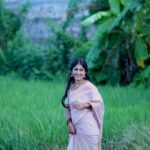 Kalyani Anil Instagram - 🌼🤍 Onam series -2🌼 Saree @ar_handlooms_kuthampully 📸 @sajad_vbm_ @omorfia_media
