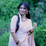 Kalyani Anil Instagram - 🌼🤍 Onam series -2🌼 Saree @ar_handlooms_kuthampully 📸 @sajad_vbm_ @omorfia_media