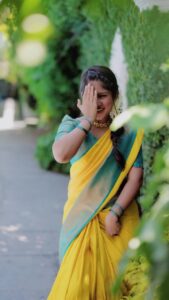 Kalyani Anil Instagram - Kanna 🌼✨
Saree @ishvari.womens.world 
📸 @travancoreads @jithuthampifm 
🎨 @momentssbyelementricx 
Location @mollyskovalam 

#dance #reelkarofeelkaro #reelsinstagram #reelitfeelit #dancechallenge #saree #traditional