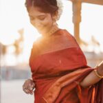 Kalyani Anil Instagram - 🪞✨🦢 📸 @travancoreads @jithuthampifm 🎨 @momentssbyelementricx Samudra Beach