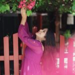 Kalyani Anil Instagram - GIVE me Fresh FLOWERS and old LOVE…🌸🌚 📍 @mollyskovalam 📸 @travancoreads @jithuthampifm 🎨 @momentssbyelementricx