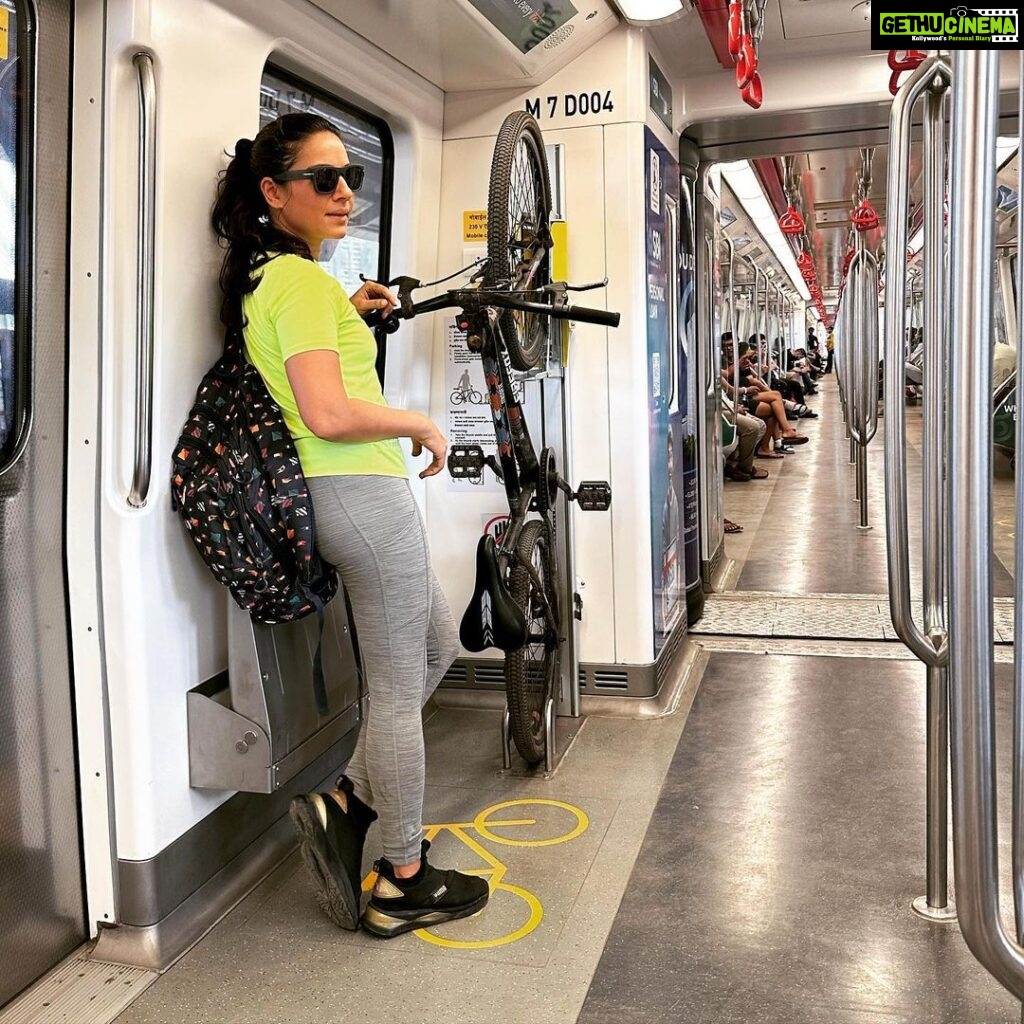 Kanchi Kaul Instagram - This day will forever be etched and remembered and spoken about , as to who had more fun or was more excited about taking our set of wheels on a metro for the first time!!!! A beautiful repeated conversation on our many more to follow ….. #thrills #ride #notrafficwoes #love