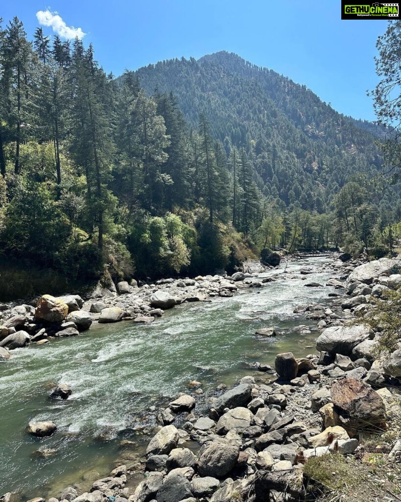 Kanchi Kaul Instagram - Some more from the Parvati valley diaries……. Gorgeous setting of pine trees everywhere , rivulets across the crystal clear stream, behind the mountains and through the hills lies this unforgettable beauty … just cant get enough #kasol #parvativalley #chalal #himachalpradesh #nature #perfecto #incredibleindia 🏔️❤️‍🔥🫶🏻