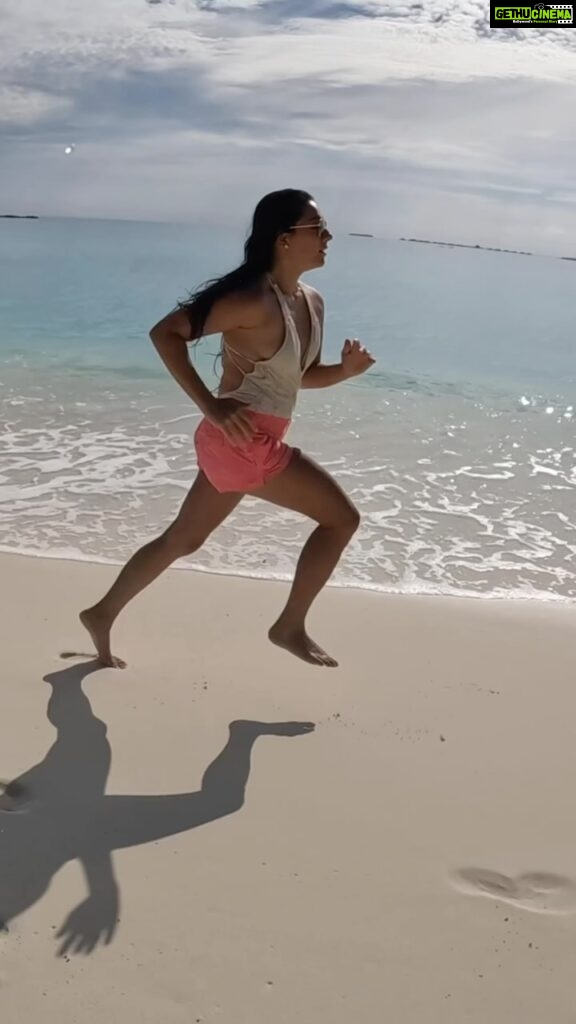 Kanchi Kaul Instagram - A freeing and liberating experience, almost like a dance with the elements #runrunrun #bliss #reelsinstagram