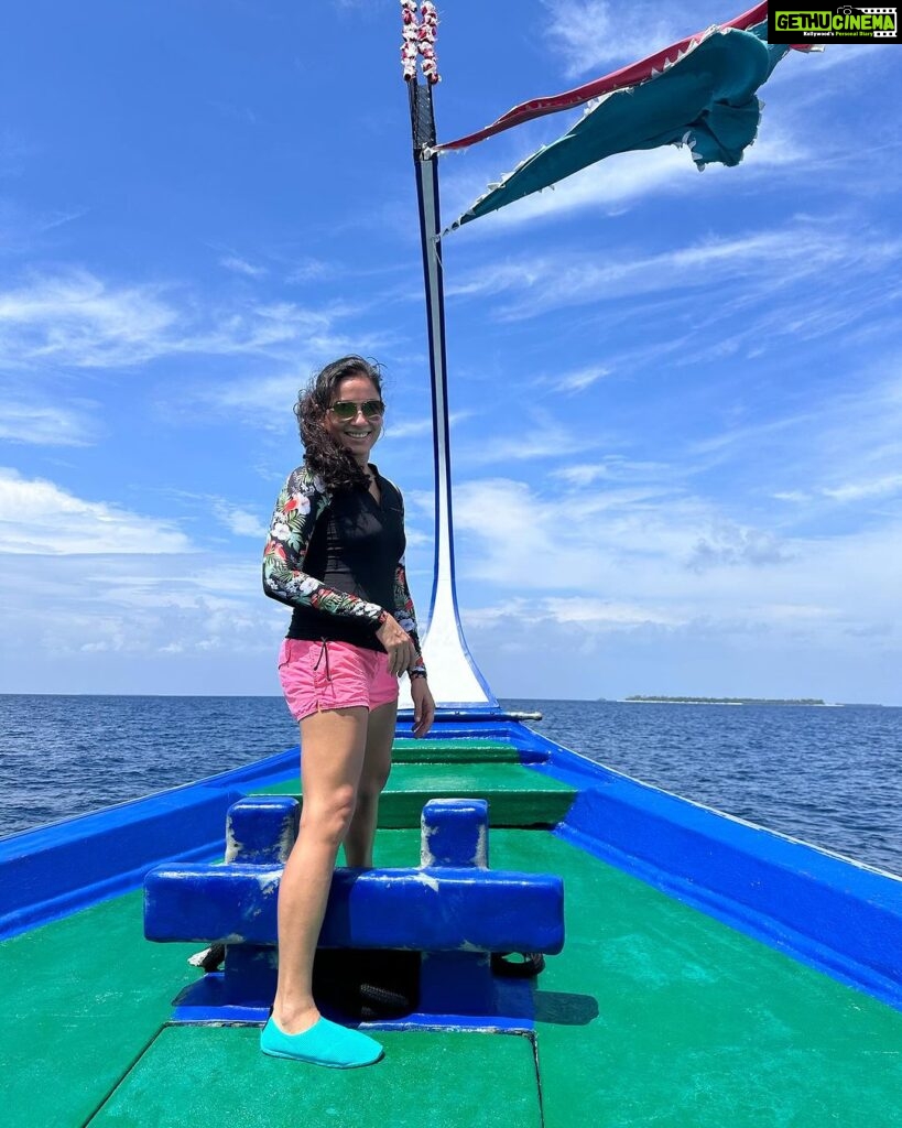 Kanchi Kaul Instagram - Into the blue day …. With the wildlings 🥰🌊🐠🐬⚓️