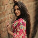 Kanmani Manoharan Instagram - #kanmanimanoharan✨ Ordinary person ❣️💯 Beautiful shots @dhanush__photography