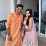 Karan Sharma Instagram - Had great Darshan of Bappa at your new house sir @soorajthapar @diptisthapar .. May Bappa Bless you with lots of happiness and success! 🤗🙏❤️ ! - . kuch purane dost bhi mil gaye 😀😉 ! @i_ashisinghh @sharainkhanduja_official @ridtiwari