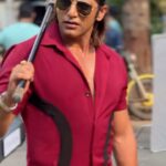 Karanvir Bohra Instagram – My song is trending … keep watching and loving #sarasehar