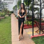 Karishma Kotak Instagram - Show ready - in Bangalore today!!!! 🎤 Hair and makeup @glambyvrinda @pearlandpeaches.in @nykaacosmetics Bangalore, India