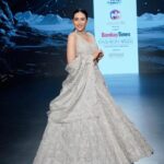 Karisma Kapoor Instagram - Silver Sparkle’s 🤍✨ @timesfashionweek @aariindia