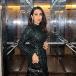 Karisma Kapoor Instagram – All set to dance the night away 🪩✨