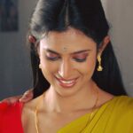 Kasthuri Shankar Instagram - still rocking that half saree.... Bigger pics on my facebook page !