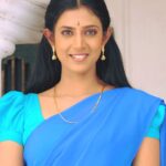 Kasthuri Shankar Instagram - still rocking that half saree.... Bigger pics on my facebook page !