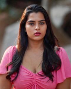 Kavya Kalyanram Instagram - No filter, no make up . . . Just some amazing sunlight, me and @shotbybala with his 📷