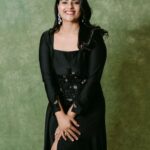 Kavya Kalyanram Instagram - Always fashionably late to the gram 🤷🏼‍♀️ But I had an absolute ball of time hosting #SIIMA2023 😀 Thank you @priyankav____ @tejaswinireddy_couture @orafojewels for making me feel like “just looking like a wow” 😙 Pictures : @srujanluckyphotography Styling : @priyankav____ Outfit : @tejaswinireddy_couture Jewellery : @orafojewels