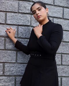 Kavya Kalyanram Instagram - 🖤 💖 

📸: @vclicksphactoryofficial
💄 : @munnaartistryy 
📍: @nstudios_prewedding