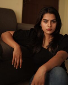 Kavya Kalyanram Instagram - Is it necessary to have a relevant caption for every post? 🫣