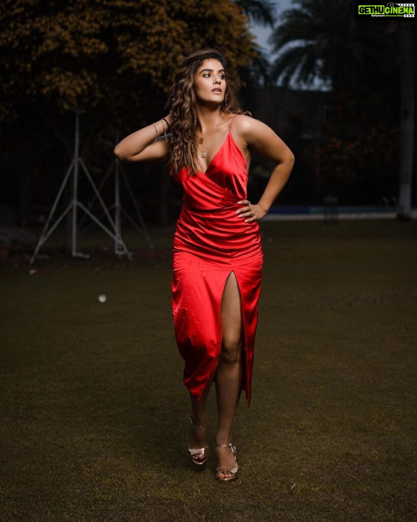 Kavya Thapar Instagram - ❤️🌶️🌹 Make-up - @juveria_k #bollywood #love #india #instagram #instagood #hollywood #mumbai #follow #tollywood #fashion #salmankhan #bollywoodactress #trending #music #like #bollywoodsongs #actress #tiktok #photography #actor #likeforlikes #kollywood #memes #followforfollowback #kavyathapar #kavyathapar❤️ Delhi, India
