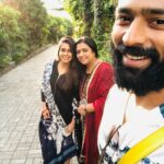 Keerthi shanthanu Instagram - Throwback to some memorable family time❤️😍 #throwback #memories #family #familytime #familyfirst