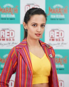 Ketaki Mategaonkar Instagram - It was soo much fun to attend the RED FM’s Marathi Film Festival. Shala was chosen by public voting for this one and to watch it and experience the impact it still has on the public was sooo warming! 🥰 Thank you @redfmindia  for this special screening. It was endearing to meet diehard fans of shala.