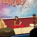 Ketaki Mategaonkar Instagram - One of the most amazing concerts! What a divine experience it was to perform in Panvel yesterday! “ABHANGRANG” It was an absolute honor to share the stage with the great artist @anandbhateofficial Anand dada. 😇 Amazing audience and wonderful team of musicians @adityaoke @prasadpadhye @suryakant_surve @vighnesh_joshi_official. #concert #abhangrang