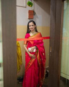 Ketaki Mategaonkar Instagram - Neelratna Jewellery! Sharing some beautiful moments of the opening ceremony of this beautiful unique jewellery brand @neelratnaenergyproducts. I have a special liking for jewellery and to be a brand ambassador for this one is an honor. 💫♥️💜 @neelratnaenergyproducts