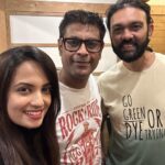 Ketaki Mategaonkar Instagram – And when they come together after a long time.. something magical is about to happen… @chinarkharkar @ogalemaheshofficial @mangeshkangane. The two perfectionists Chinar-Mahesh and an incredible lyricist! And me🥰 After 2 SUPER HITS… Mala Ved Lagale and Sunya Sunya which went to almost 30 Million. And this one? Well.. you’ll know soon. #ComingSoon #NewProject