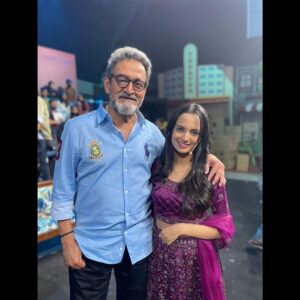 Ketaki Mategaonkar Instagram - Incredible Time With Incredible People ☺️💜
Don’t forget to watch Chala Hawa Yeu Dya tomorrow!

#ketakimategaonkar #panghrun #chalahawayeudya #laugh #funtime