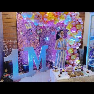 Ketaki Mategaonkar Instagram - We are now a family of 1 million on Instagram! And more. Still growing .
The Love that  I always receive is a million times more from each one of you ! Thankyou so much to all my fans for so much love and for your loyalty. I do see all your posts , photos, comments , ! It makes my heart happy! 
I love you all! 💜❤️🥰
Thank you so much @the_daily_baker_official @mrs_prajakta for wonderful cakes and @mr_events08 for this beautiful decoration ❤️
And ofcourse Big Thanks to @instagram 😊