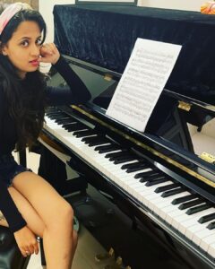 Ketaki Mategaonkar Instagram - Me when they say “Okay ketaki , play the whole piece now in one go”.😂💜 #midmusiccrises
