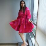 Kinjal Rajpriya Instagram – Amidst the greys, there’s pink 🌸 Sweet, Simple & Sleek.. that’d be my Streak 💕

Outfit: @etar_thelabel
Styled by @ishhaa_nagar
@rudradave33
#LookBook from #Promotions of #3Ekka
