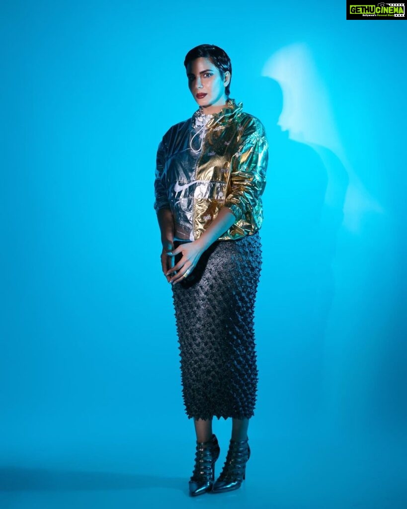 Kirti Kulhari Instagram - Life is a game of light and dark… choose your side … choose it well… 🌼 Photographer: @mrinmaiparab Make up by: @mua_anuradharaman Make up assisted by: @madhuradeokute Styled by: @shivangiishrivastav
