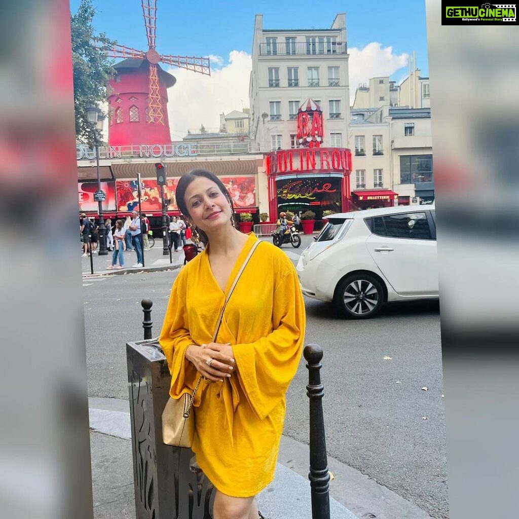 Koel Mallick Instagram - When in Paris…. Eiffel tower to Moulin Rouge …. 🫶🥰 #europetravel #traveldiaries #europetrip2013 #liberating #fun #happiness #life