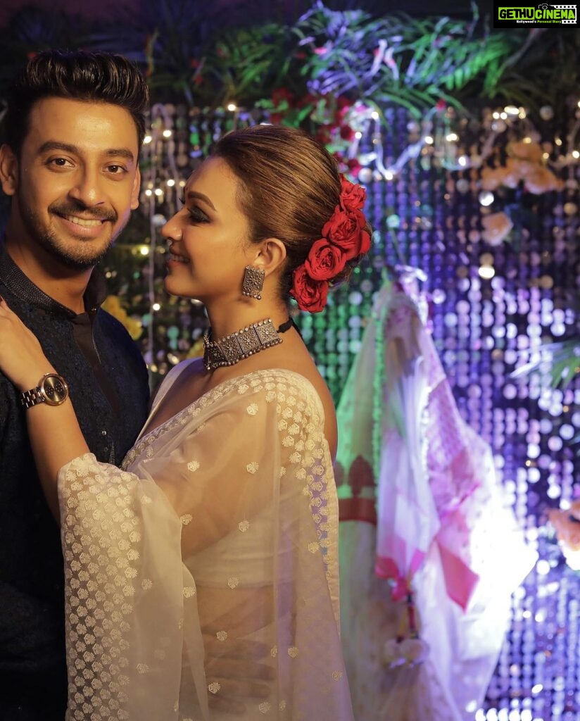 Koushani Mukherjee Instagram - Happy Birthday My Main ♥️🤗🌟🧿 I Have Been Blessed With the Best…. Words Can’t describe what u mean to me and I want to celebrate You my whole life Happy Birthday daddy from @hey_buddyhere HAPPY BIRTHDAY STAR @bonysengupta ♥️
