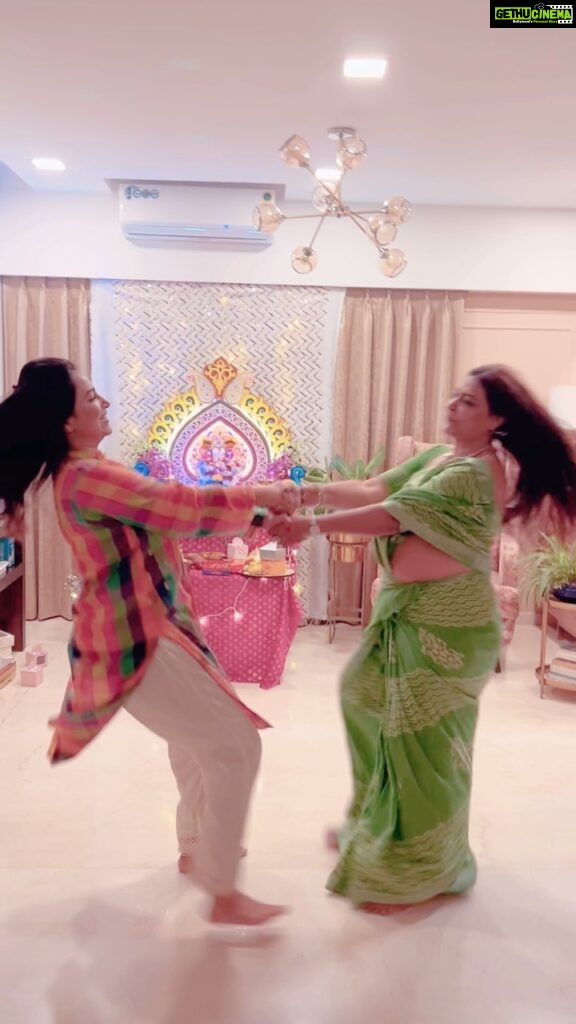 Kranti Redkar Instagram - With the strongest woman I know @sanjanawavhal . Celebrating Ganesh Chaturthi in a way like it should be . I mean Every word of this song when it comes to you Taiee .. love you so much .