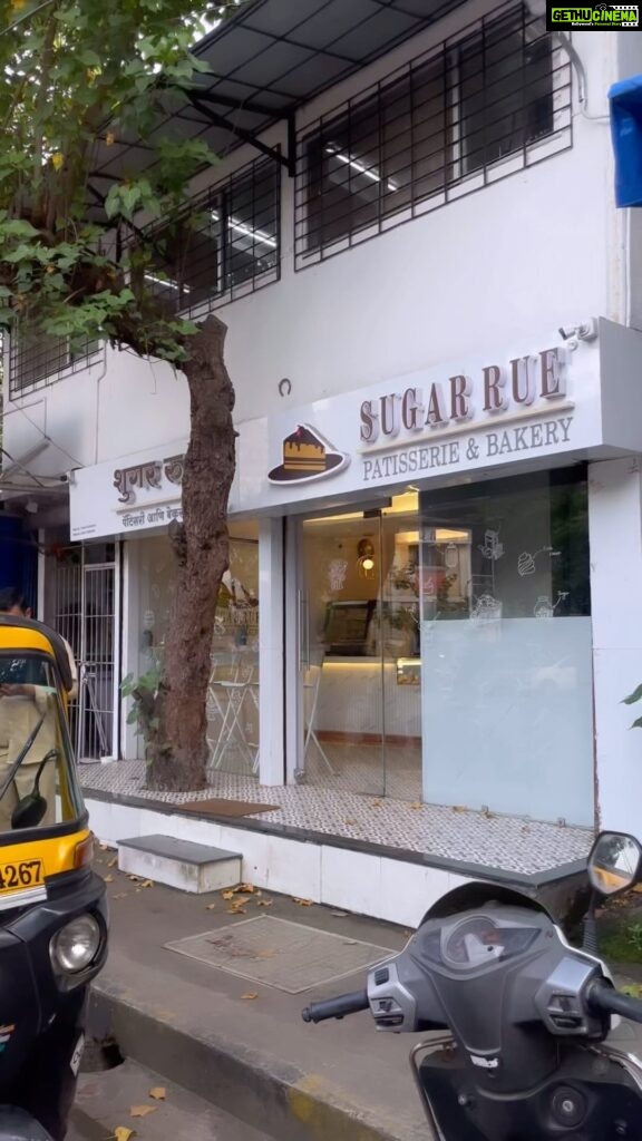 Kranti Redkar Instagram - Wow who knew a quaint Patisserie and Cafe existed in the heart of Bandra East. It’s situated right outside Kherwadi Police Station Believe me I highly recommend their Korean cream filled bun and their cold coffee. Next time you are in Bandra East don’t miss visiting this place . @sugarrueog . Me and @santamruta had a great time as it is very quiet and secluded. We spoke for hours enjoying their delicious coffee. #musttry
