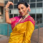 Kranti Redkar Instagram – ये लक्ष्मी ,ये सरस्वती 
यही दुर्गा का अवतार है 
ये अनुसूया, यही सावित्री 
यही काली रूप का वैभव है 
नारी शक्ति को प्रणाम 
दुर्गा  माँ को वंदन 

Saree: @kapsepaithaniofficial 

Stylist : @saileerajpurenagane 

Blouse : @veushalee_fashion_studio

Jewellery : @sorayaajewels_

Hair : @reshmachaugule2511

Photography :  @vilas__000