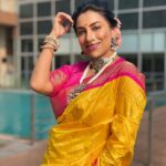 Kranti Redkar Instagram – ये लक्ष्मी ,ये सरस्वती 
यही दुर्गा का अवतार है 
ये अनुसूया, यही सावित्री 
यही काली रूप का वैभव है 
नारी शक्ति को प्रणाम 
दुर्गा  माँ को वंदन 

Saree: @kapsepaithaniofficial 

Stylist : @saileerajpurenagane 

Blouse : @veushalee_fashion_studio

Jewellery : @sorayaajewels_

Hair : @reshmachaugule2511

Photography :  @vilas__000