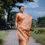 Krishna Praba Instagram - My favourite #tussarsilk #saree from @mayoorikha_kochi .📸 @sharath._.babu._ @l4lavendermedia . . #saree #sareelove #fashionmodel #fashion #traditional #silk #silksarees #silkpress #silkscreen #silksaree