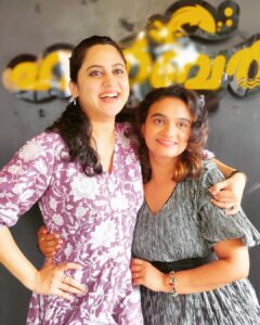 Krishna Praba Instagram - Life time bonding…
Full of laughter, unity, positive vibes💓👯‍♀️
@harbour_cochin 
.
.
@joby_kannampadam @hemanthmenon @prasanthkanjiramattom @vivekanandv_official @meet_miya 

#get #together #gettogether #friendship #happiness #unity #positivity #positivevibes #laugh