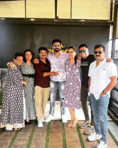 Krishna Praba Instagram - Life time bonding…
Full of laughter, unity, positive vibes💓👯‍♀️
@harbour_cochin 
.
.
@joby_kannampadam @hemanthmenon @prasanthkanjiramattom @vivekanandv_official @meet_miya 

#get #together #gettogether #friendship #happiness #unity #positivity #positivevibes #laugh