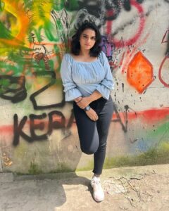 Krishna Praba Instagram - Let’s your Sunday🌞be colourful 🎊🥳🎉
📸 @sharanya_.r._ 
.
.
.
#colourful #life #happiness #vibes #joy