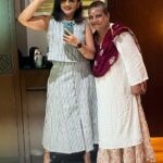 Krishna Praba Instagram - Mandatory Mirror selfie and a super click by @logan_twenty_1 #lulufashionweek2023 #lulumallkochi @n.i.f.t #fashion #krithi #causual #casual #casualstyle #celebrity #show