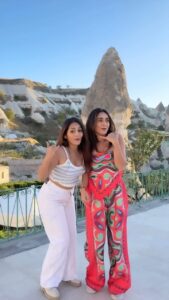 Kritika Sharma Instagram - Before it goes out of trend it’s safe to upload it ? #latto #reels #dancers #reelkarofeelkaro #trendingreels #tanyasharma #siblings #sisters #cappadocia #turkey #sharmasisters