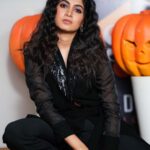Kushee Ravi Instagram - Black is an unstoppable force. . . . . Pc : @appus.click Stylist : @stylebyshrujanaravikumar Outfit : @shimmer_designer_studio M&H : @soujanyasshinde