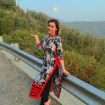Kyra Dutt Instagram - Blue Moon!🌕 Also the luxury of breathing fresh air! Away from the crowd, amidst nature & without a mask! Inhale Love Exhale Gratitude. Tehri-Garhwal, Uttarakhand, India