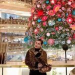 Kyra Dutt Instagram - I toppled the Christmas Tree!🎄 🐆 Galeries Lafayette