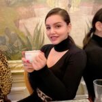 Kyra Dutt Instagram - ‘Tis The Season! Paris je t'aime!❤️ Angelina Paris