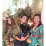 Kyra Dutt Instagram - Wilding! 🐆🦚🐍🦒🌿 Happy Birthday @vt2kool4skool
